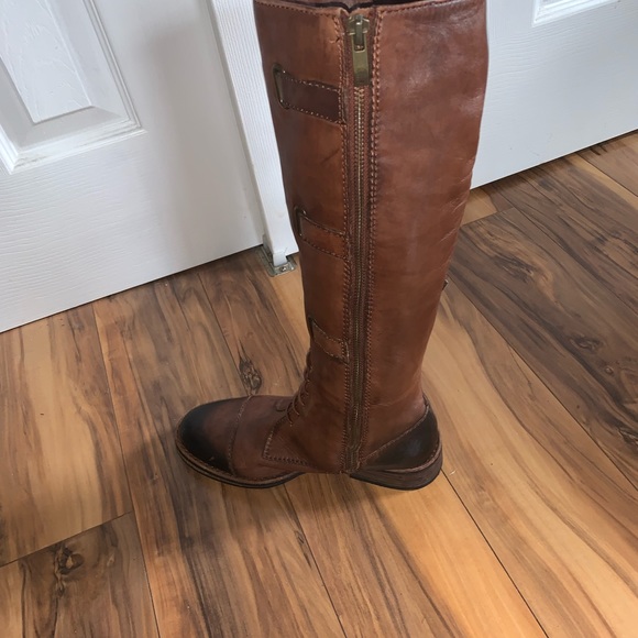 Vince Camuto Brown Boots, Size 5.5 (36) - Picture 4 of 10